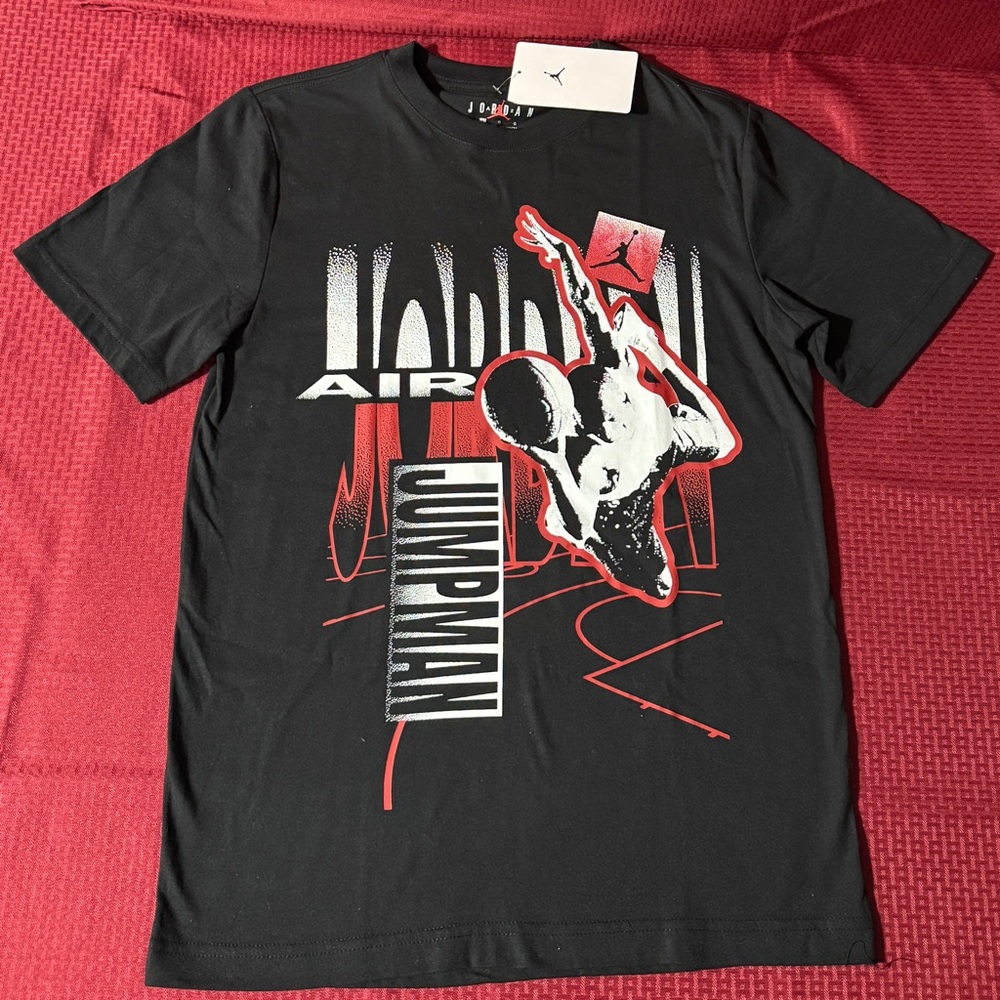 Big Kids' Jordan Court Fade Short Sleeve T-Shirt Large 12-13 YRS 147-163 CM 0210